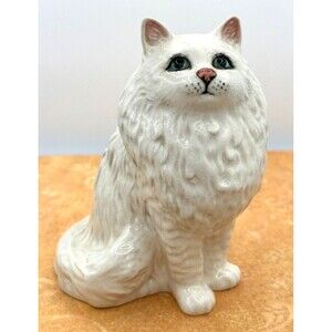 Beswick England Persian White Seated Cat Figurine #1880 Albert Hallam 5.25"h VTG